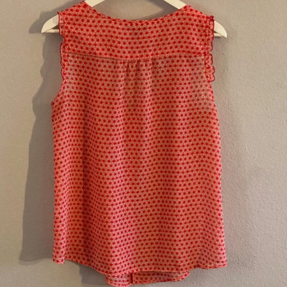 Gap Red Daisy Patterned Shell w/ Button and Ruffle - Picture 5 of 5